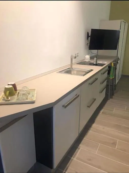 Appartamento Alloggio Con Piccolo Patio - Bosco Di Capodimonte Napoli